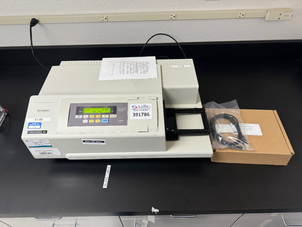 Image of Molecular Devices SpectraMax M2e Multi-Mode Microplate Reader